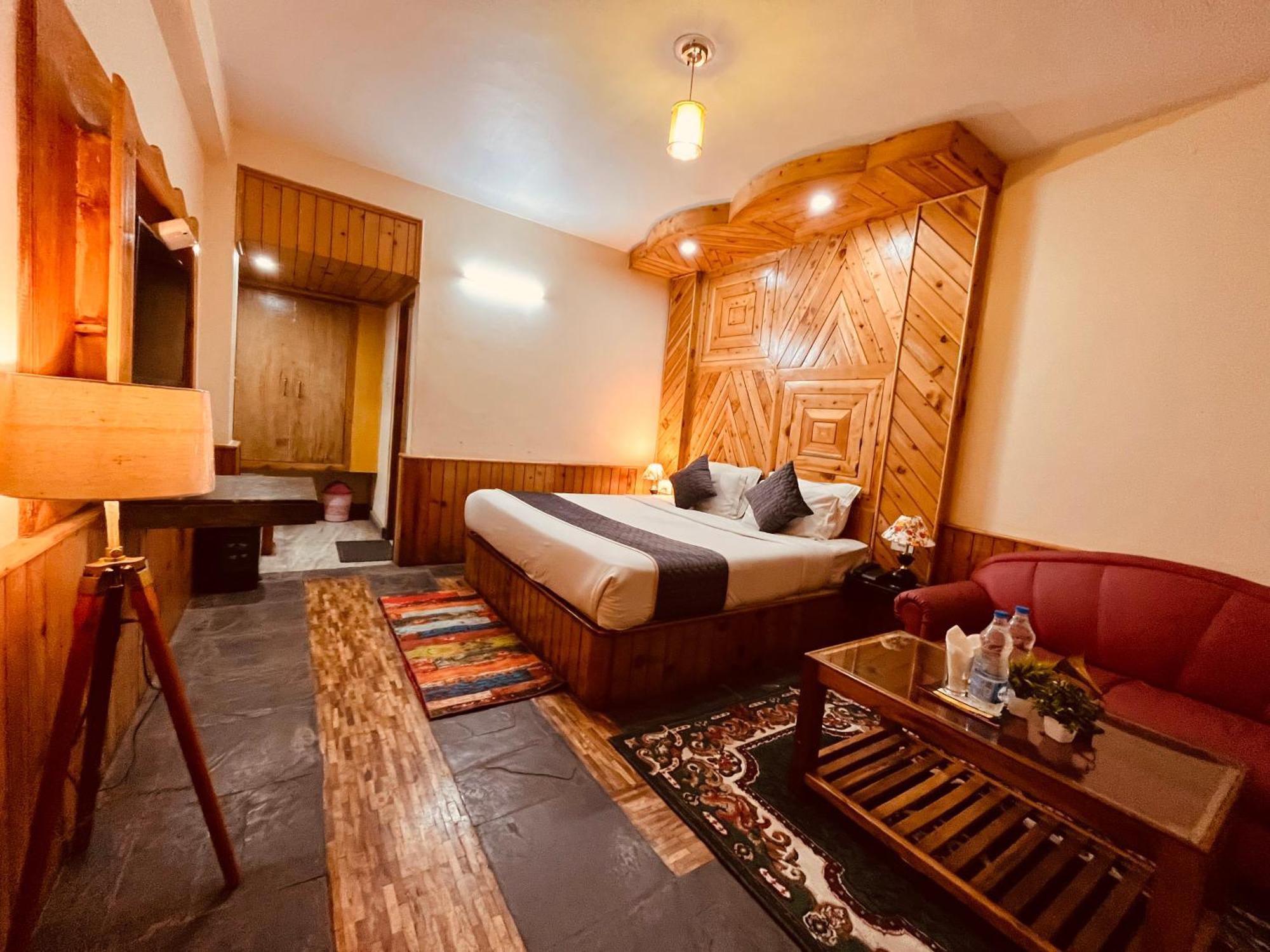 The Hollywood Vibes - #Riverview #Premium Rooms #Prime Location #Most Awarded #Parking #Top Rated #Open Terrace #Best Selling Hotel In Manali Exterior foto